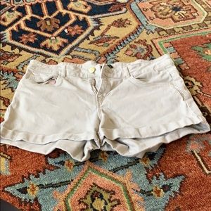 H&M khaki shorts, size 8. Excellent condition.